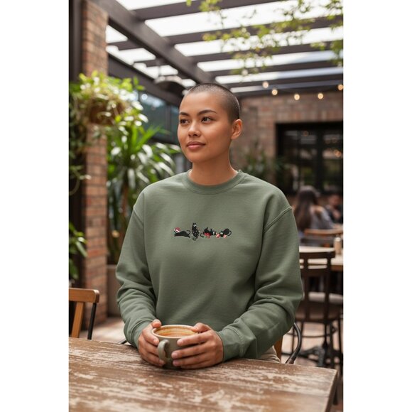 Gildan Sweatshirt Womens Large Green Christmas Black Cat Embroidered Crewneck - Picture 1 of 9